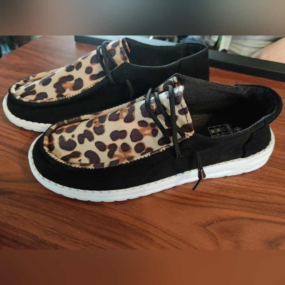 BNWT   WOMENS FASHION LEOPARD PRINTED LOAFER SHOES